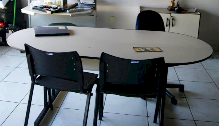 Mesa de reunião R$ 150,00